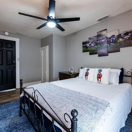 Suite Near Downtown Louisville, Ky - Suite XII